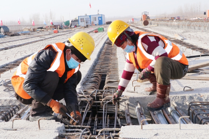 4、京雄SG3标崔家沟大桥湿接头、湿接缝钢筋绑扎施工作业