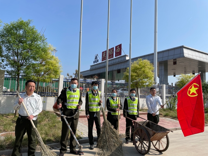 燕郊西站团支部青年突击队