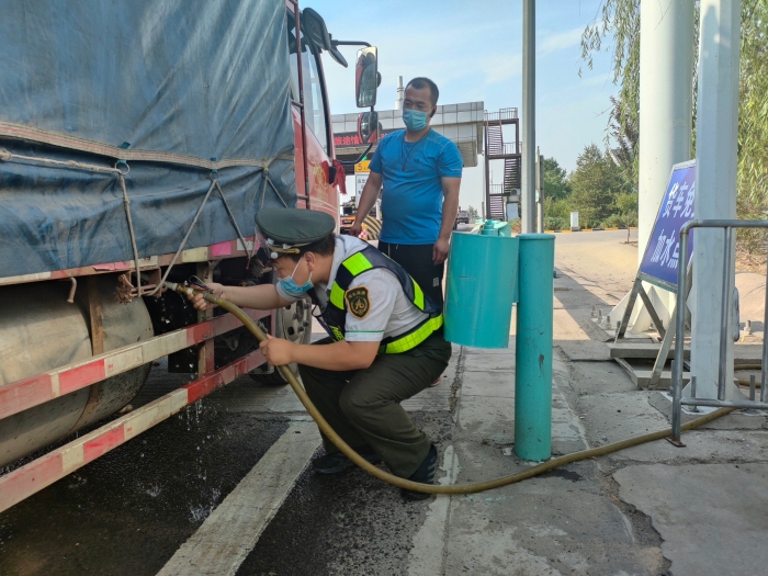 石安分公司全力做好高温下货运车辆服务保障工作 (4)