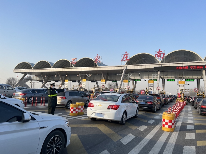 石安分公司顺利完成春节假期保通保畅工作 (1)