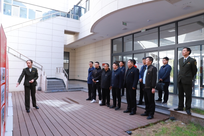 省审计厅审计组临时党支部与石家庄南收费站党支部开展党建共建活动 (2)