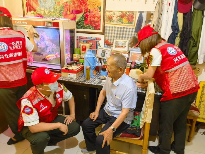 石安分公司内丘收费站开展“一路同行”志愿服务