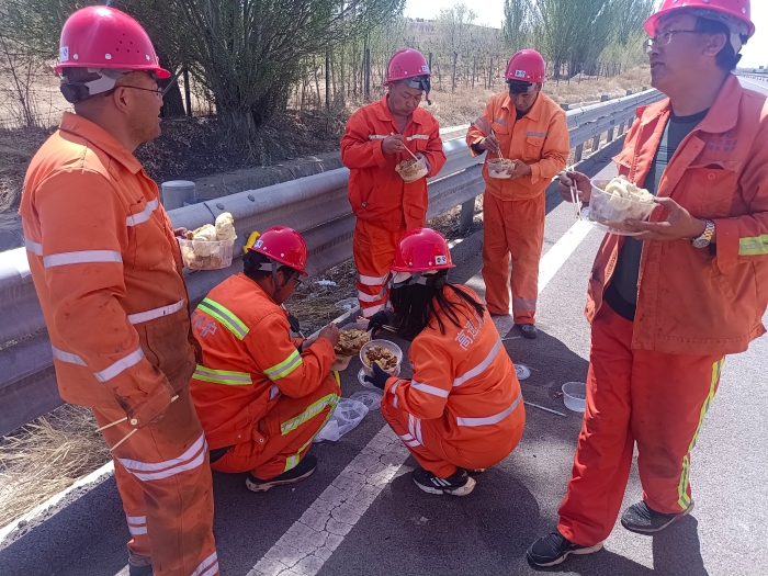 张家口分中心阳原养护队：劳动竞赛中的最美劳动者