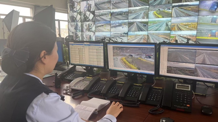 C:\Users\Administrator\Desktop\京哈北线分公司指挥调度中心多举措全力保障清明节期间高速公路安全畅通\1