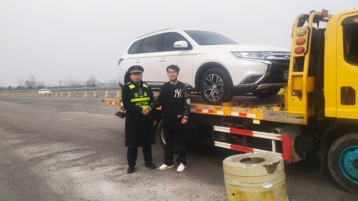 C:\Users\lenovo91\Desktop\推车救援3