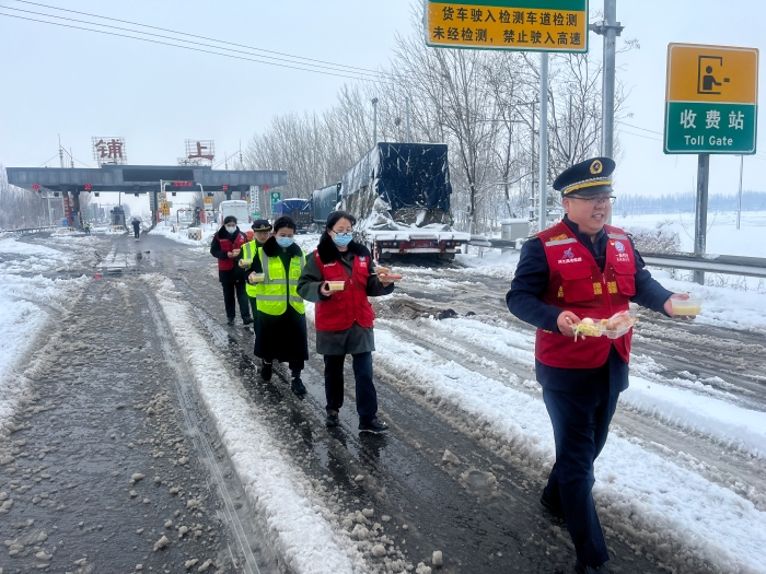 03-02铺上雪天送饭3