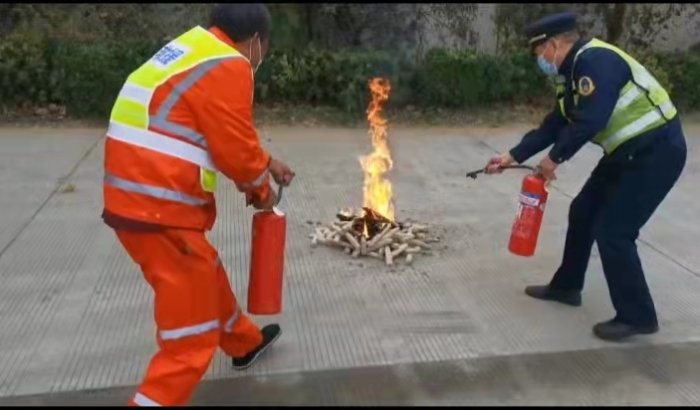 7914e0f279df46a47e69d4c48c4a9e2