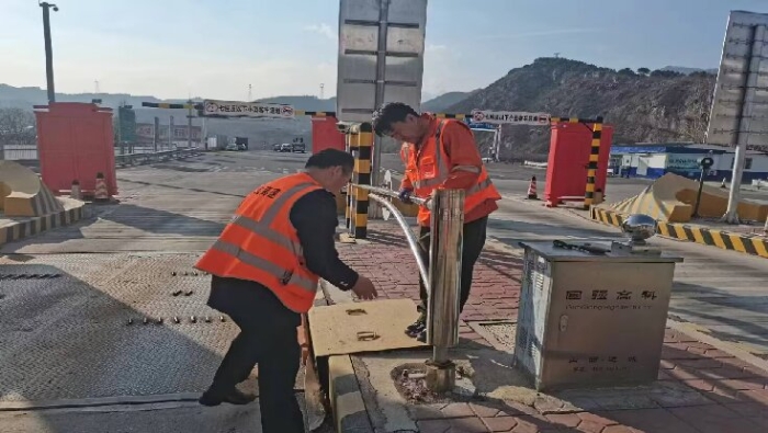 20B61EE9FF25DD8FD43DB514869722AC